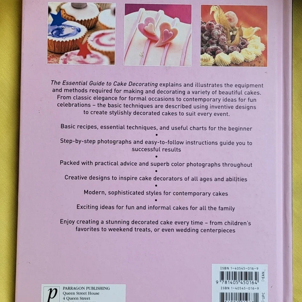 Essential Guide to Cake Decorating Book